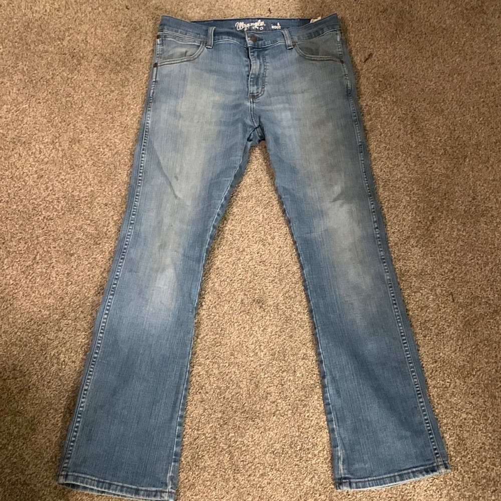 Light blue wrangler boot cut retro jeans size 33 waist 32 length